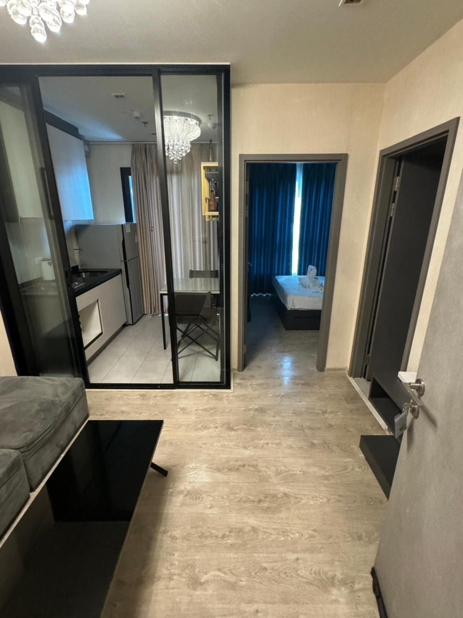 芭提雅市中心the Base 高端公寓酒店