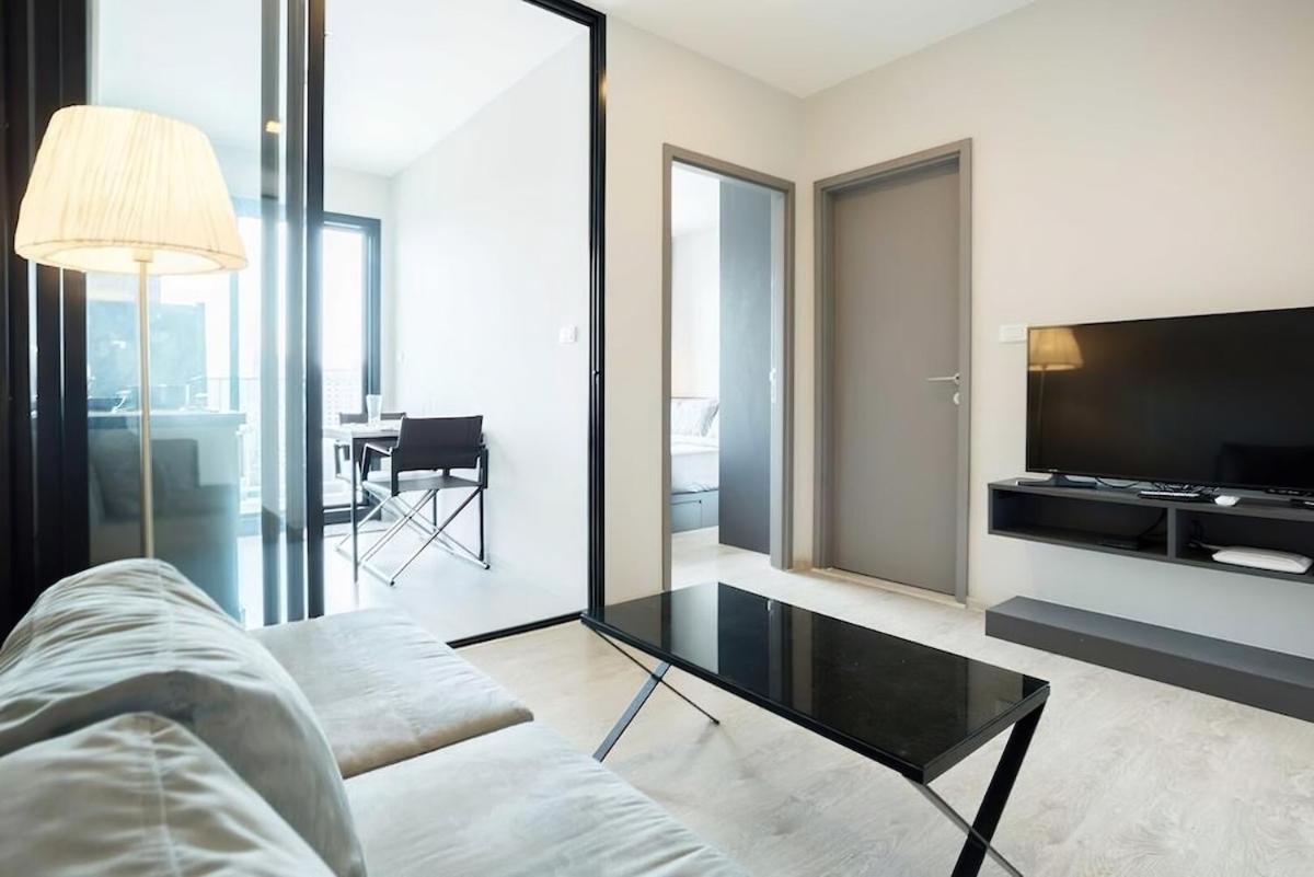 Location At Apartment *