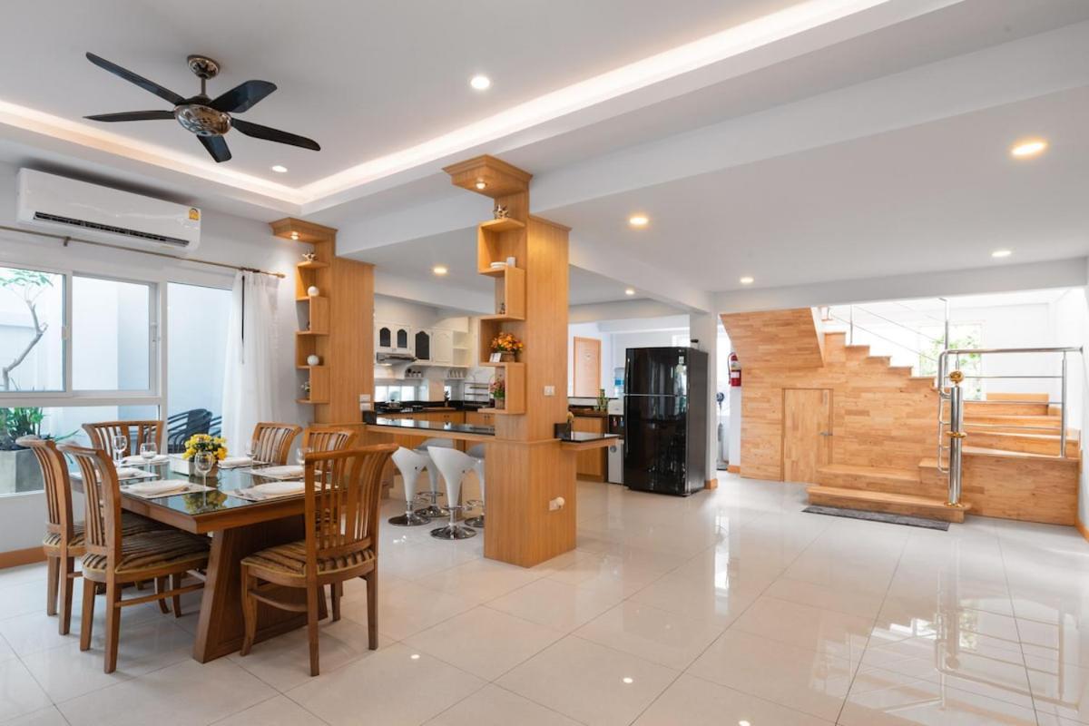 Center Pool 6br 14 Persons Sauna Pool Table Karaoke Bbq Villa