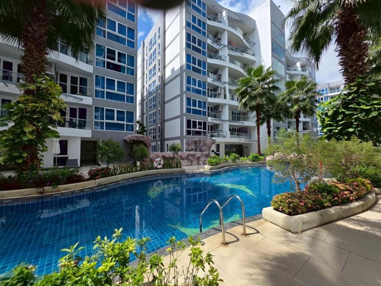 Grand Avenue Middle Town * Pattaya