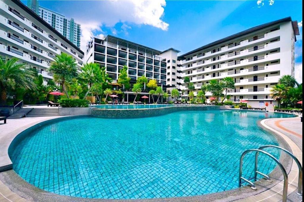 2 Bedroom On Wongamat * Pattaya