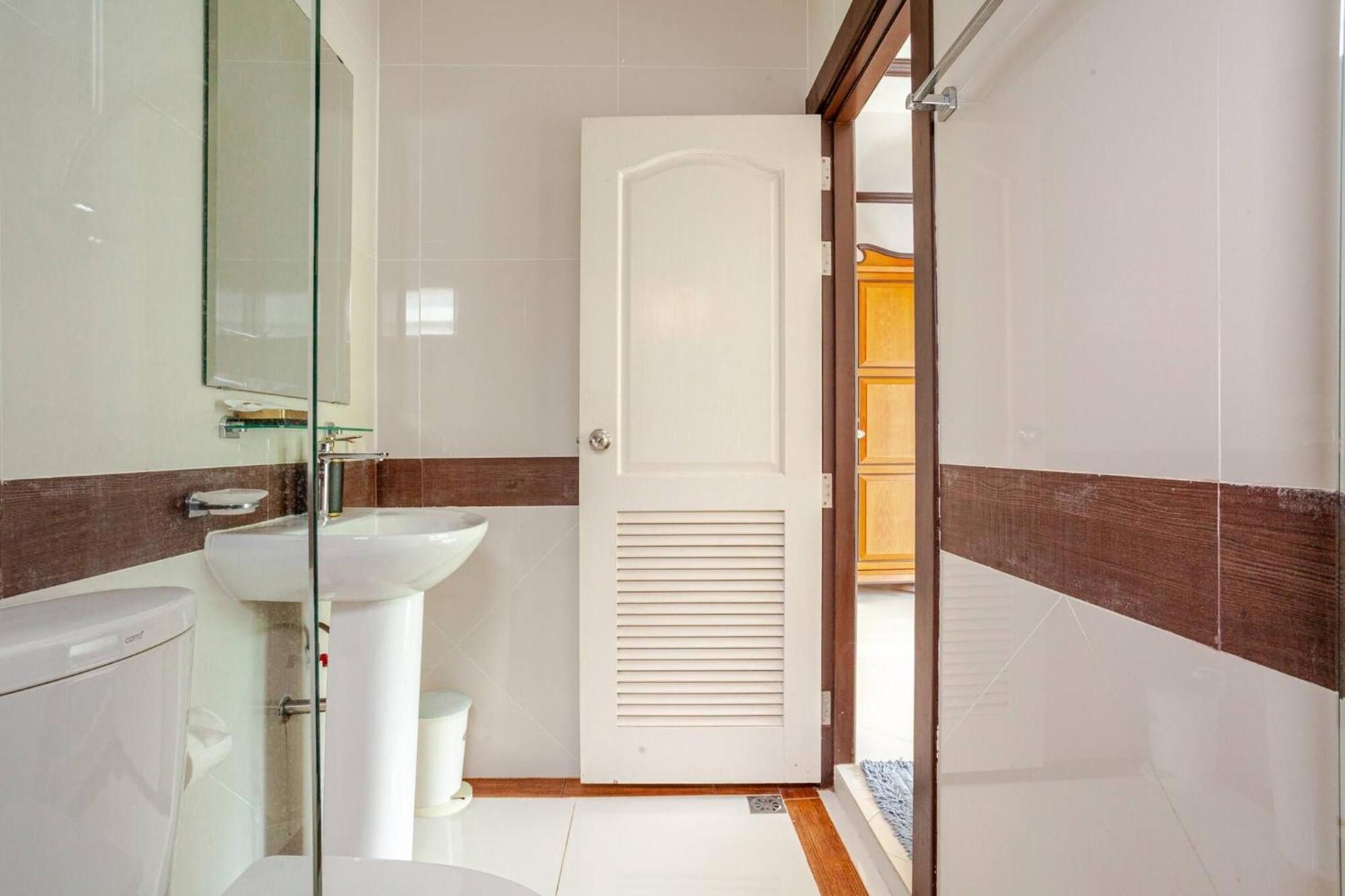 Luxury Iconic Royal Boat Pool North *