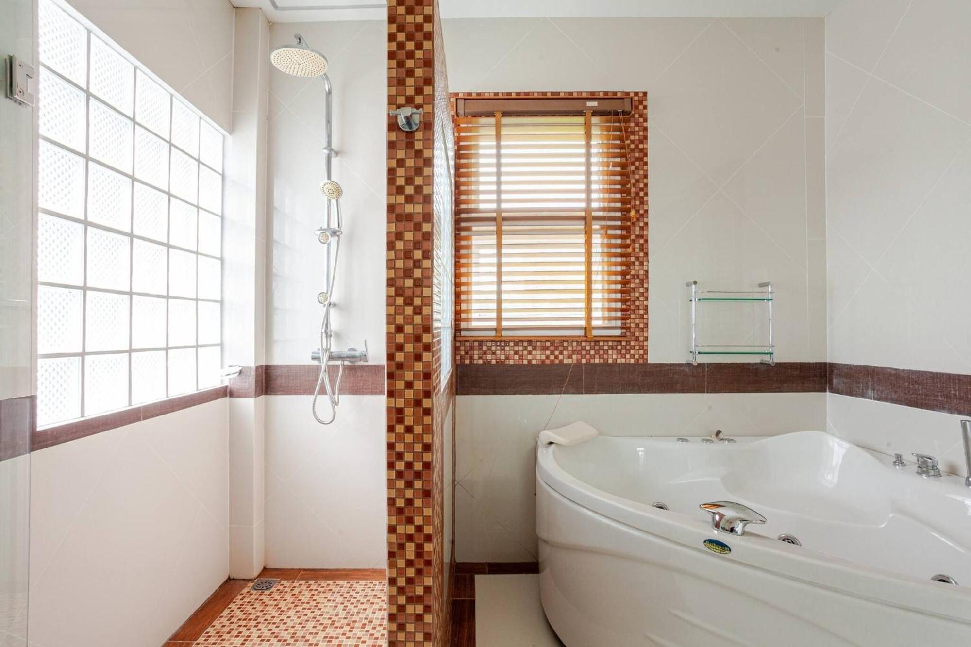 Villa Luxury Iconic Royal Boat Pool North *