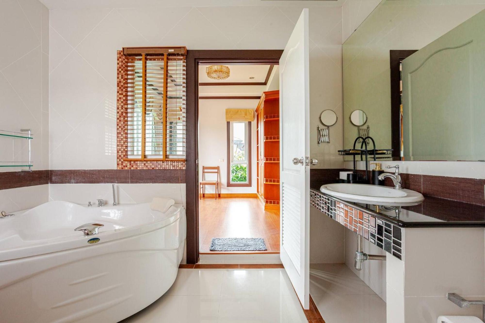 Villa Luxury Iconic Royal Boat Pool North Pattaya