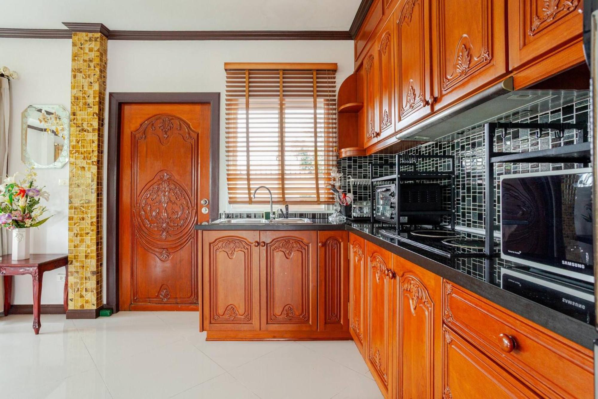 Luxury Iconic Royal Boat Pool North Villa Pattaya