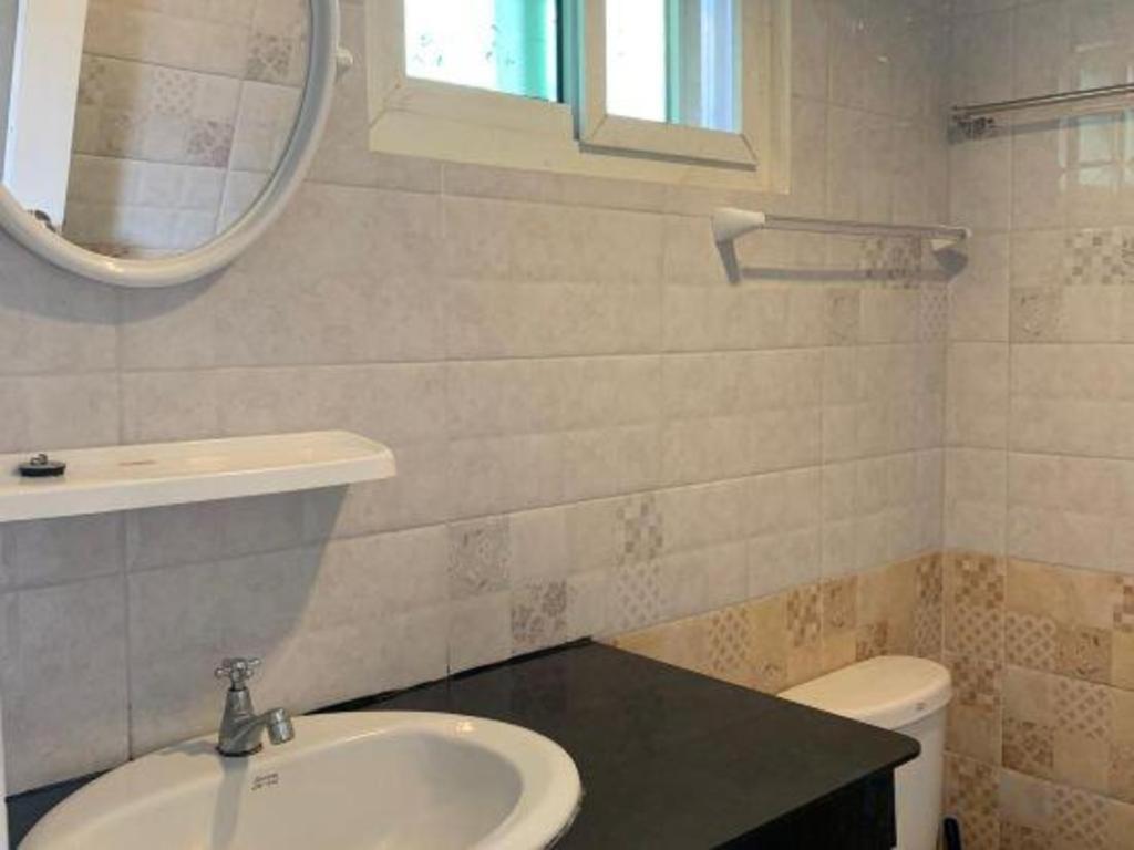 Oyo 1157 Ploy Pailin Place Hotel 2*
