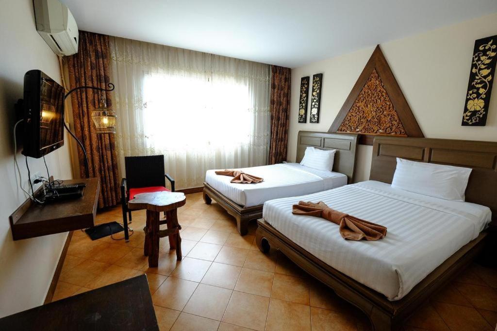 Hotel Red Balcony Pattaya