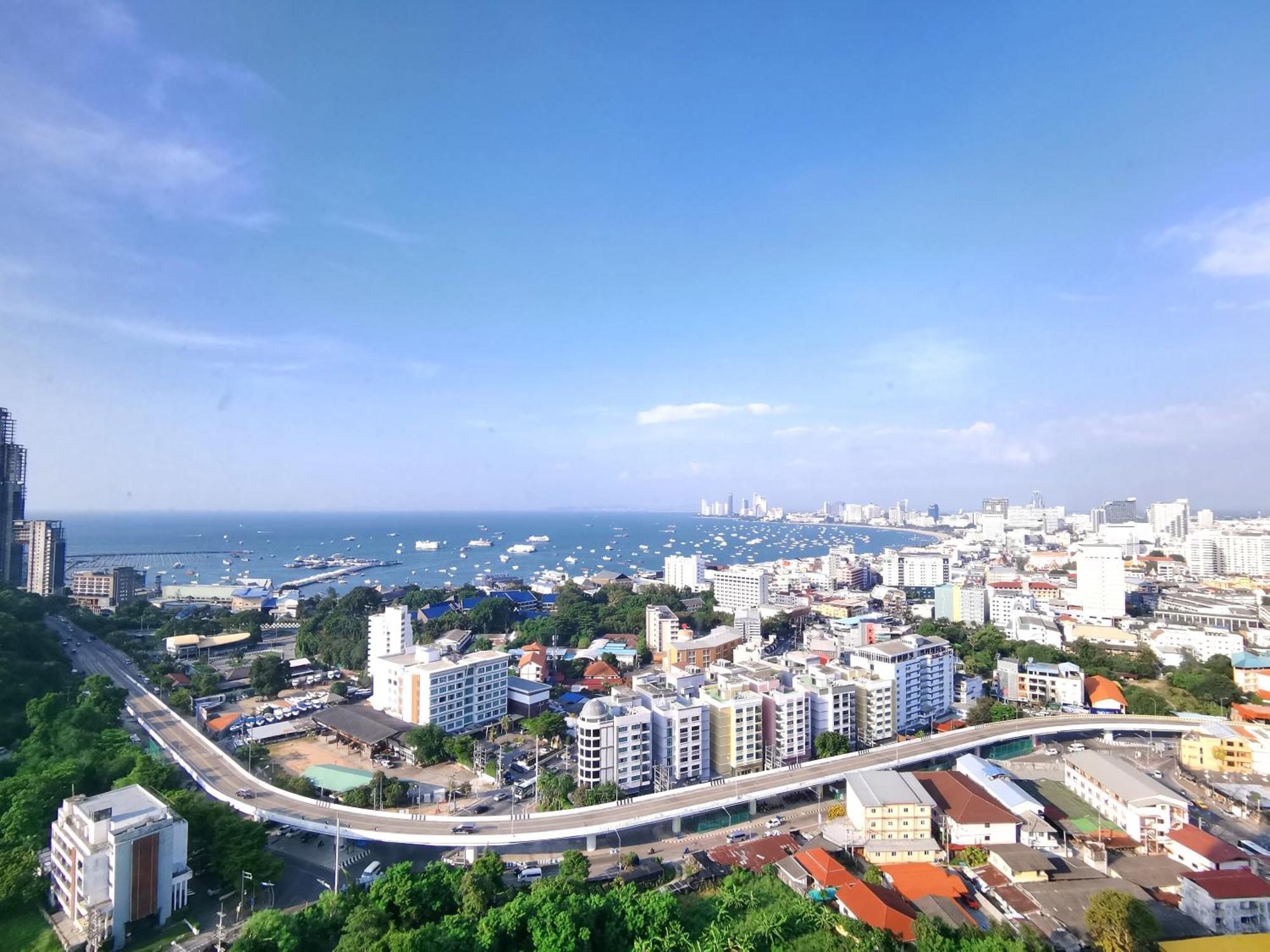 Unixx Sea View Pattaya