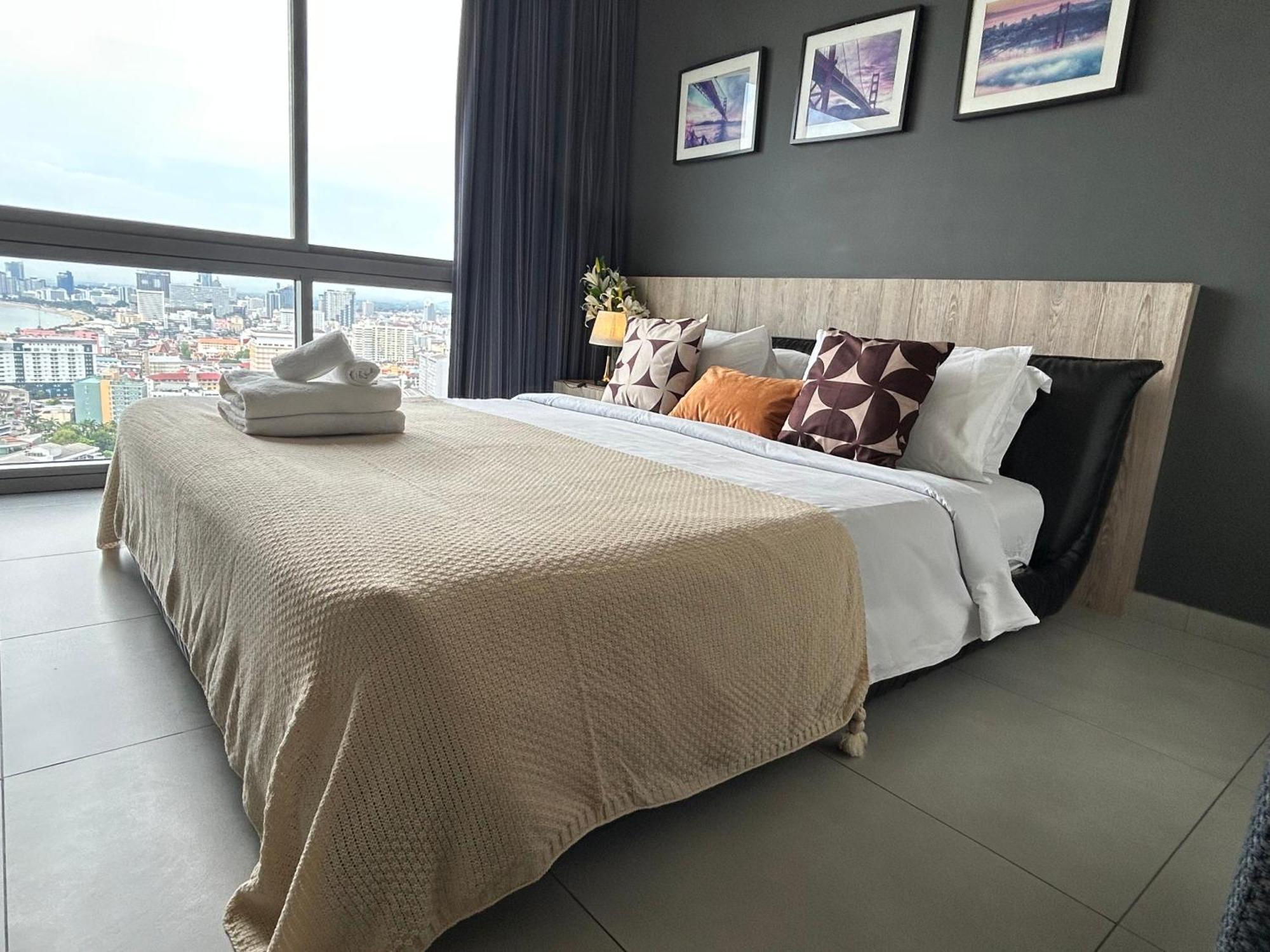 Unixx Sea View *