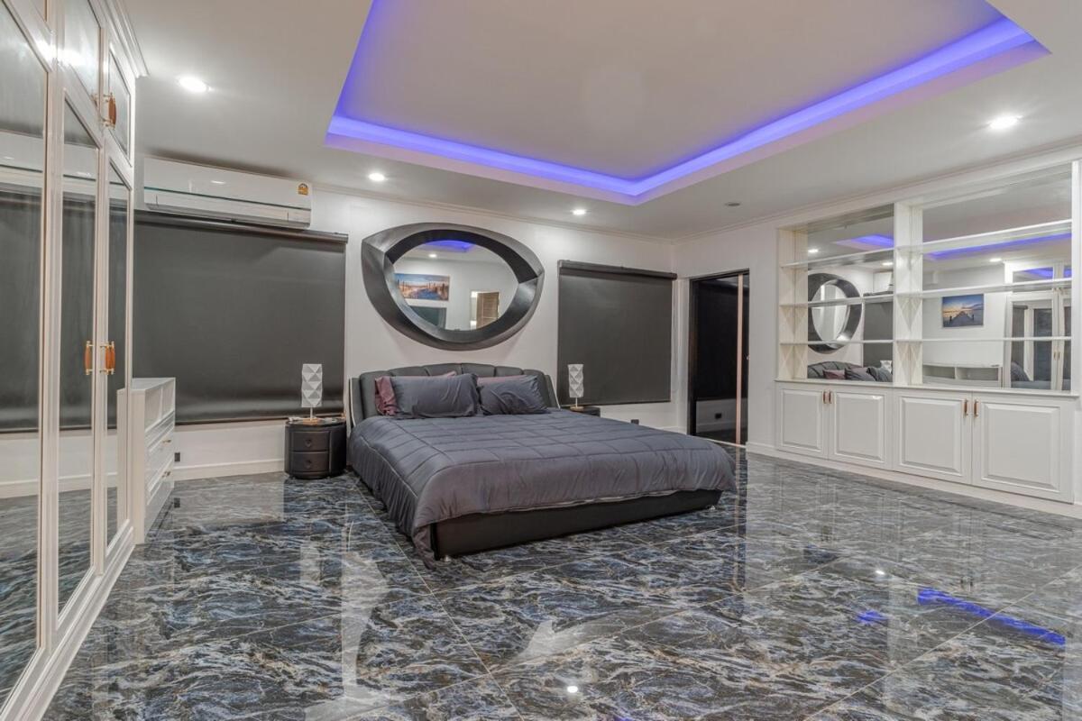 Pratumnak Penthouse X Monthstayz Thailand * Pattaya