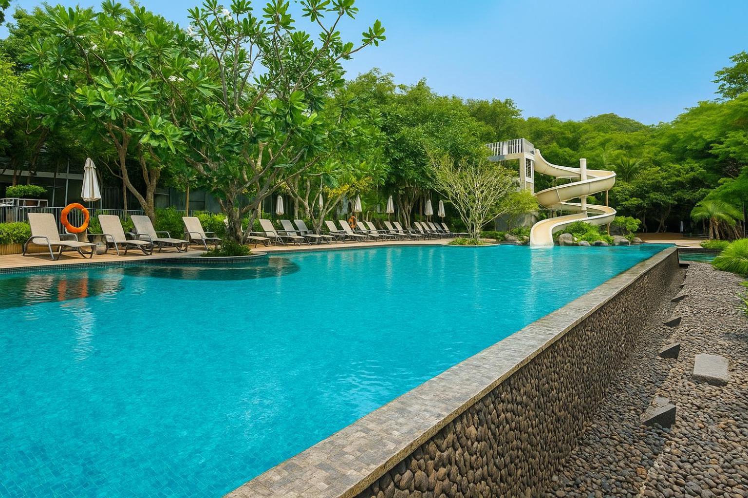 Apartment Peaceful Near Walking Street And In The *