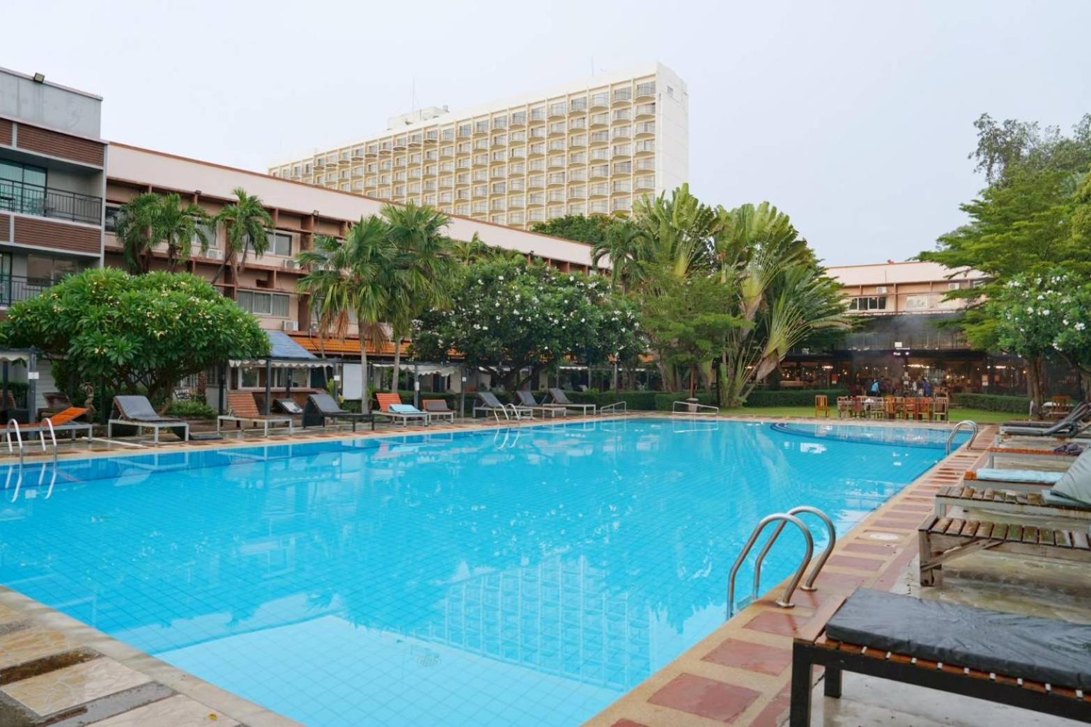 Hotel Basaya &