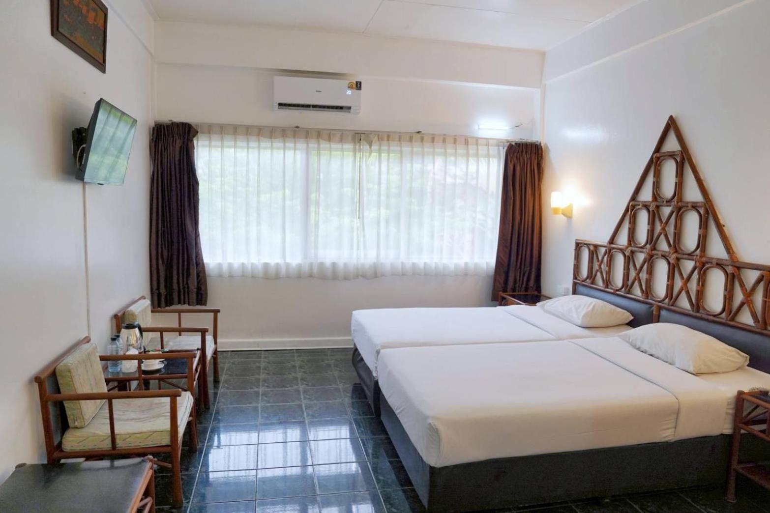 Basaya & 3* Pattaya