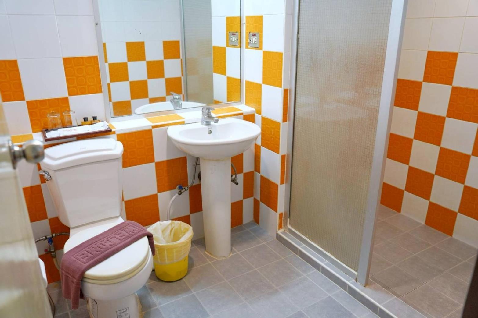 Hotel Basaya & 3*