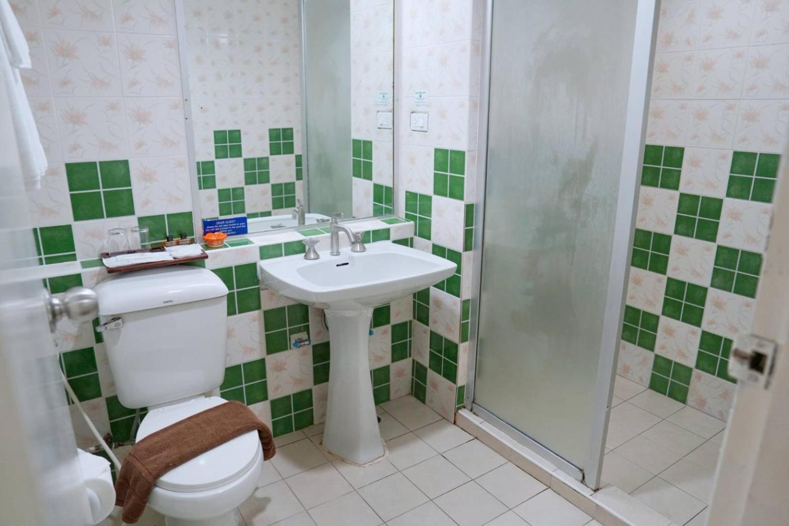 Hotel Basaya & 3*