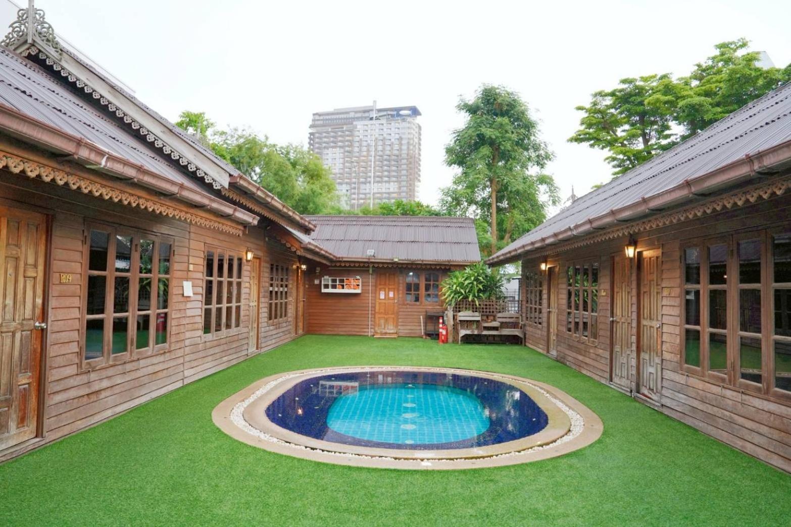 Hotel Basaya & 3*