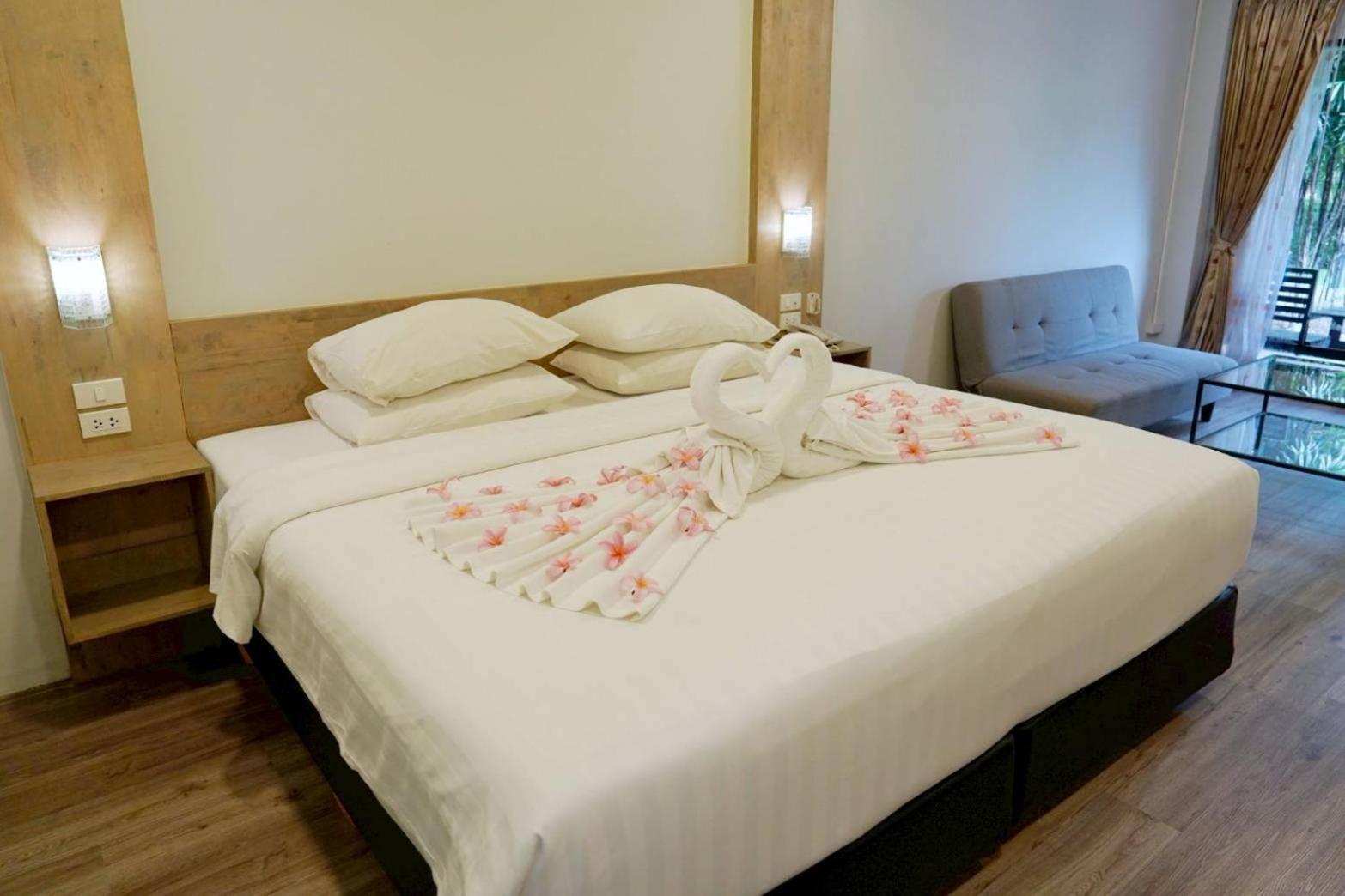Hotel Basaya Hotel&resort Pattaya