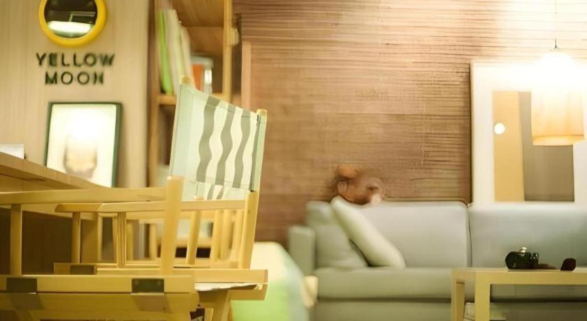 Yellow Moon Hotel 2*