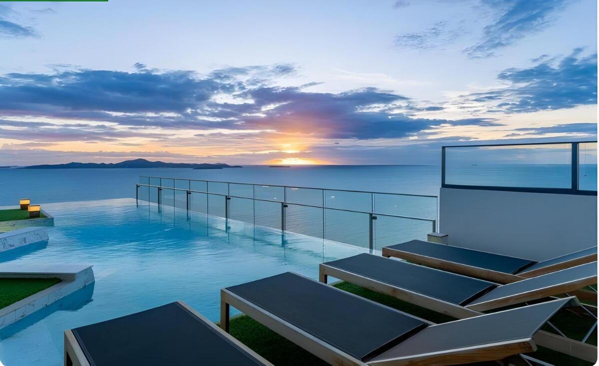High Floor Beachfront 1 Bedroom With Scenic View *