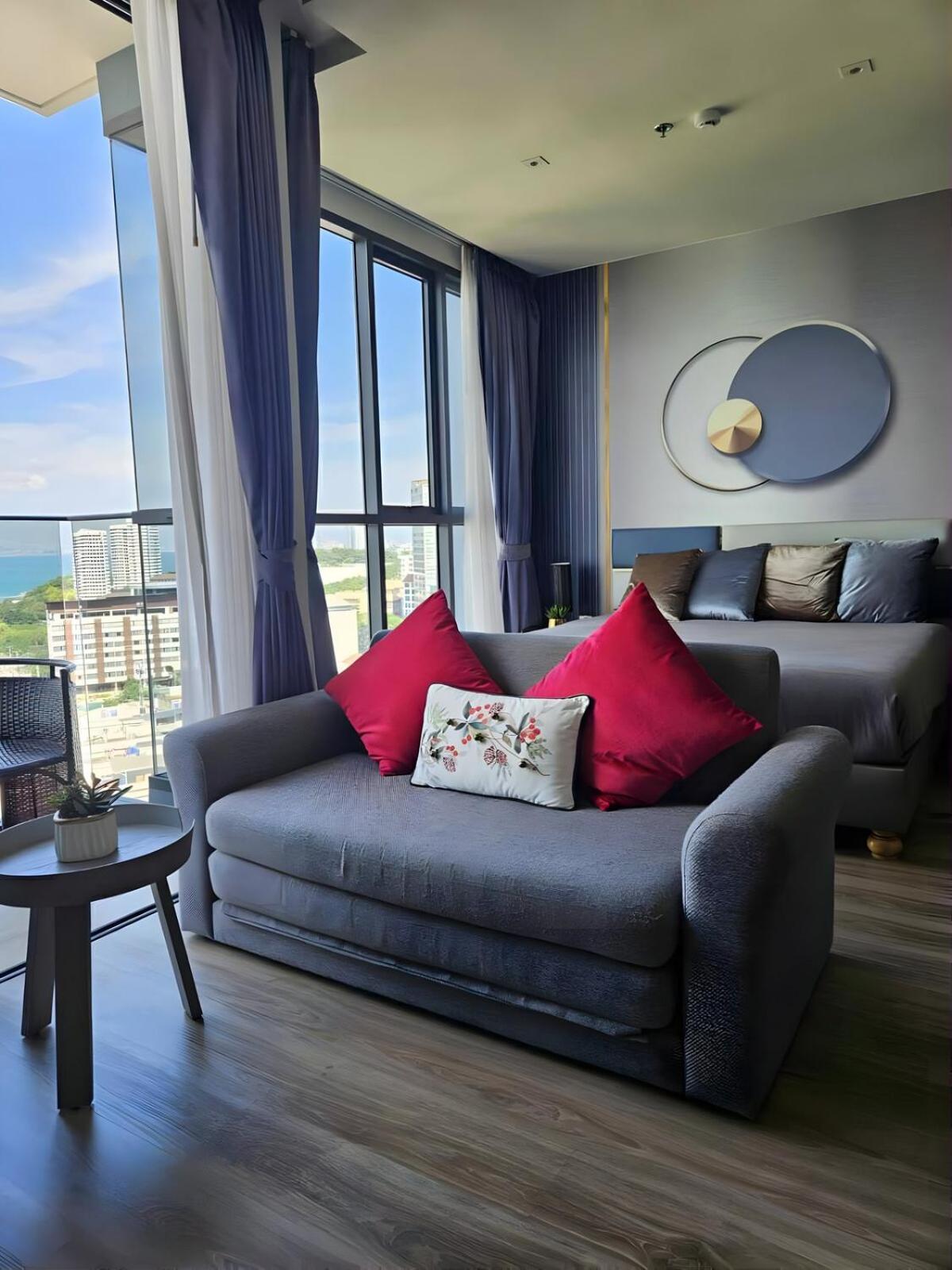 High Floor Beachfront 1 Bedroom With Scenic View