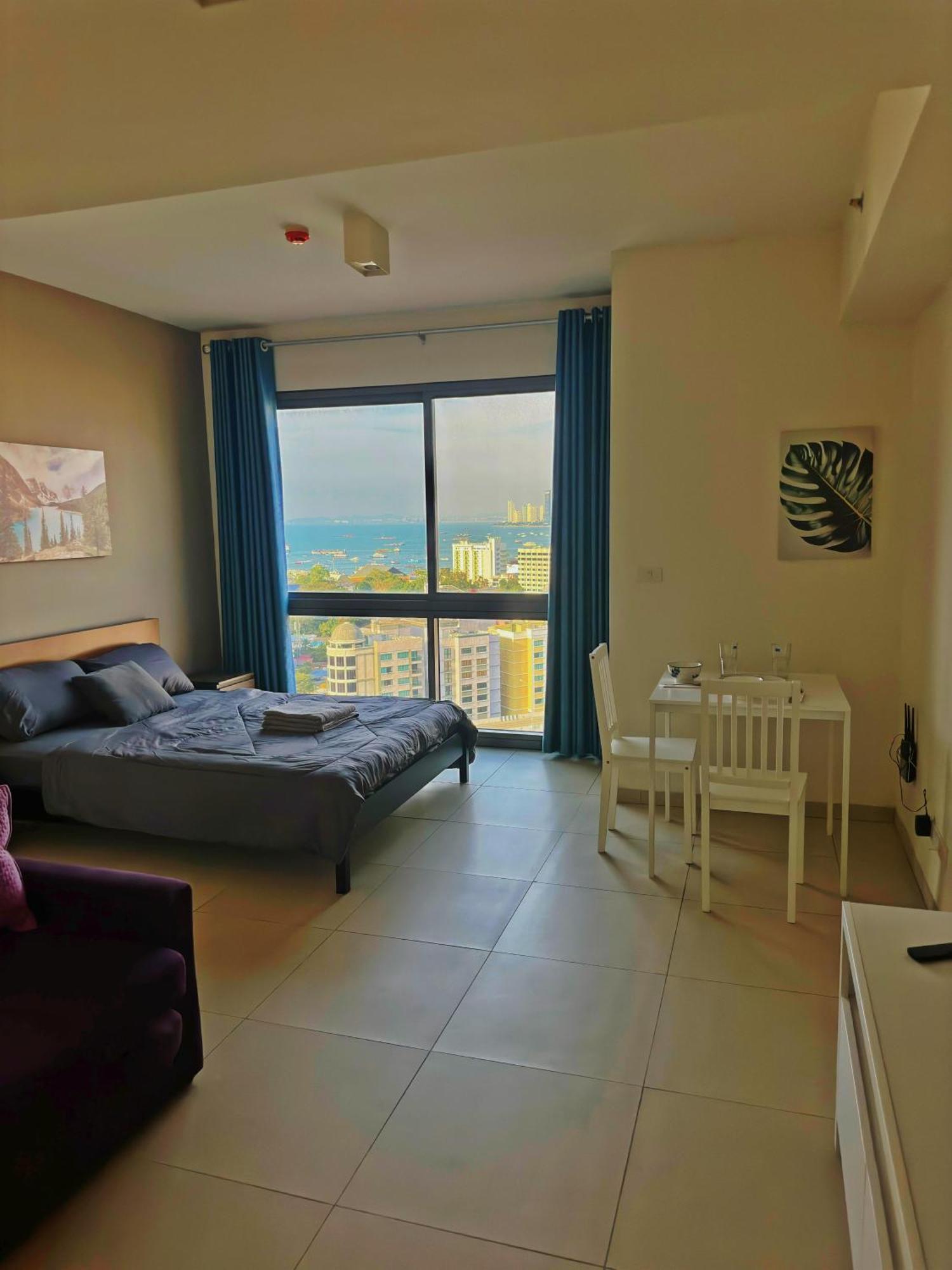 Unixx Sea View Pattaya