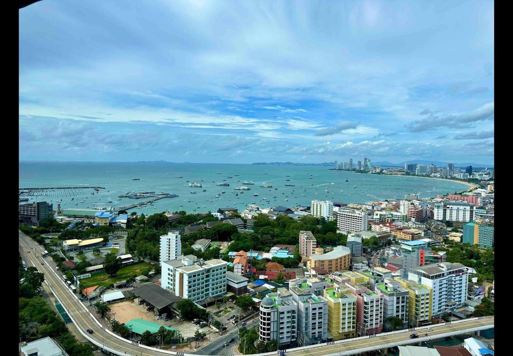 Unixx Sea View Pattaya