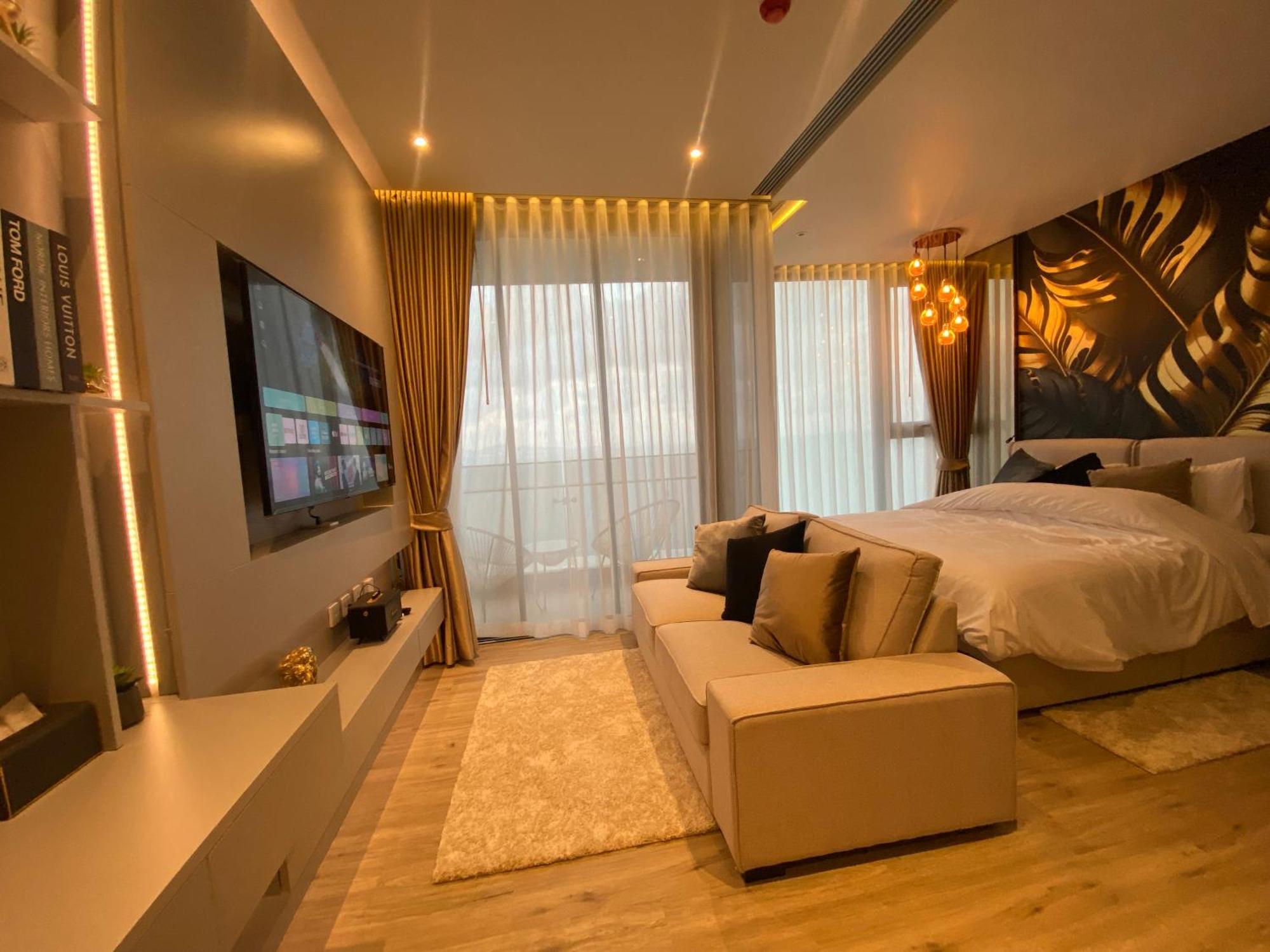 Arom Wongamat Aparthotel