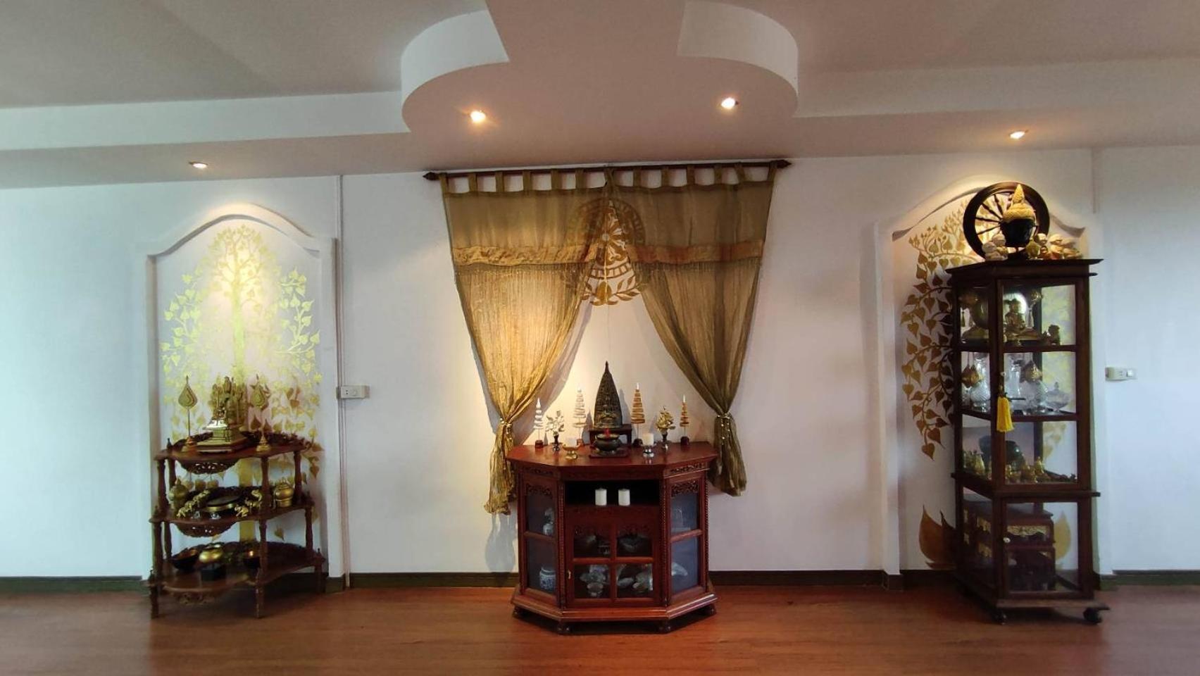 3 Bedrooms In Prathumnak Jomtien *