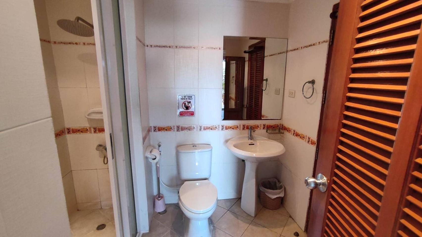 3 Bedrooms In Prathumnak Jomtien Pattaya