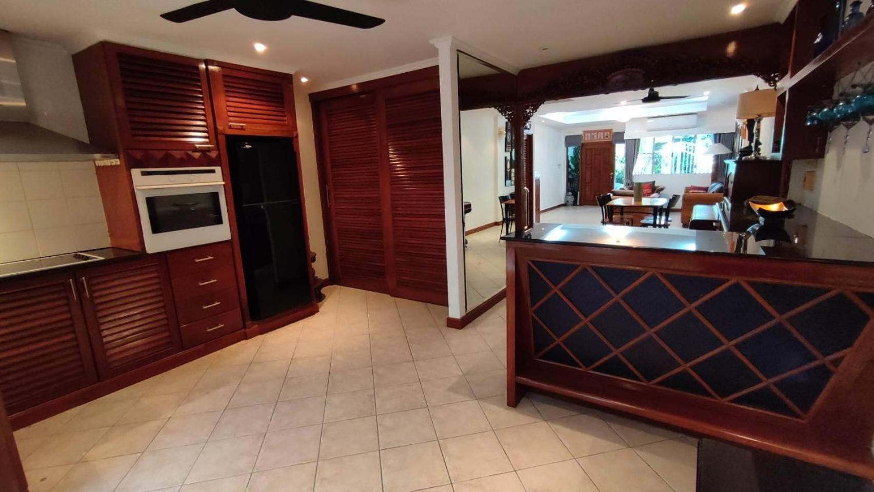 Villa 3 Bedrooms In Prathumnak Jomtien *