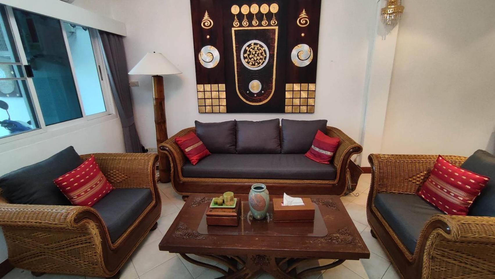 Villa 3 Bedrooms In Prathumnak Jomtien Pattaya