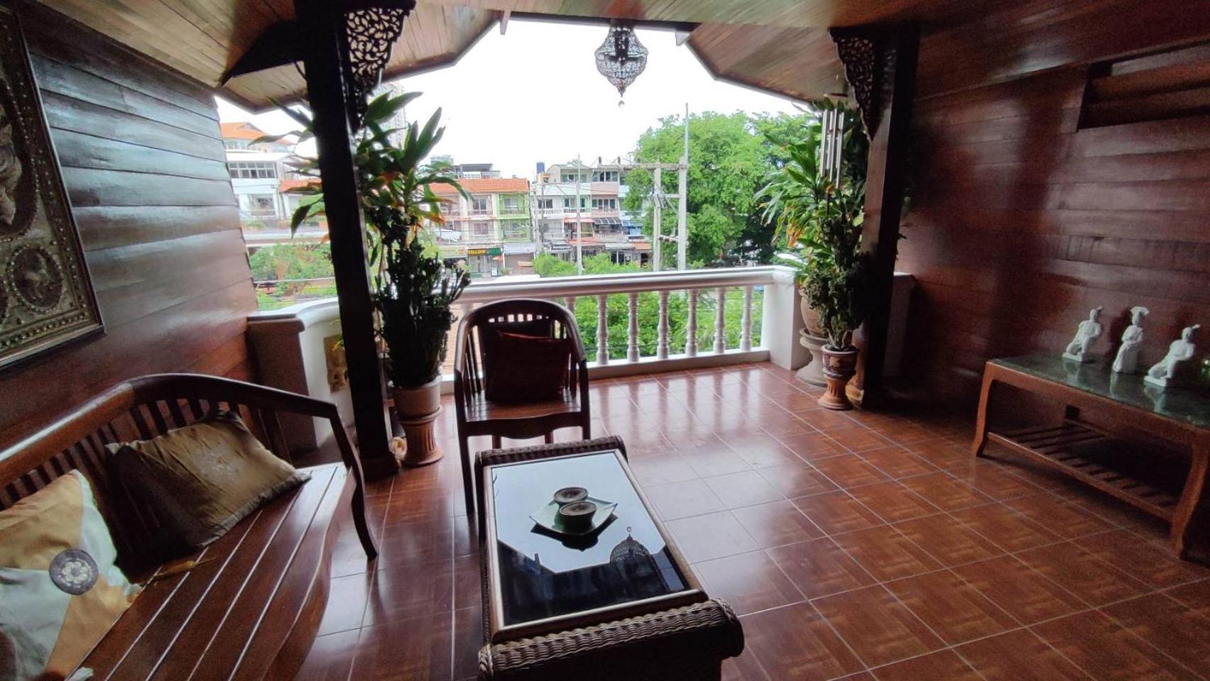 Villa 3 Bedrooms In Prathumnak Jomtien *
