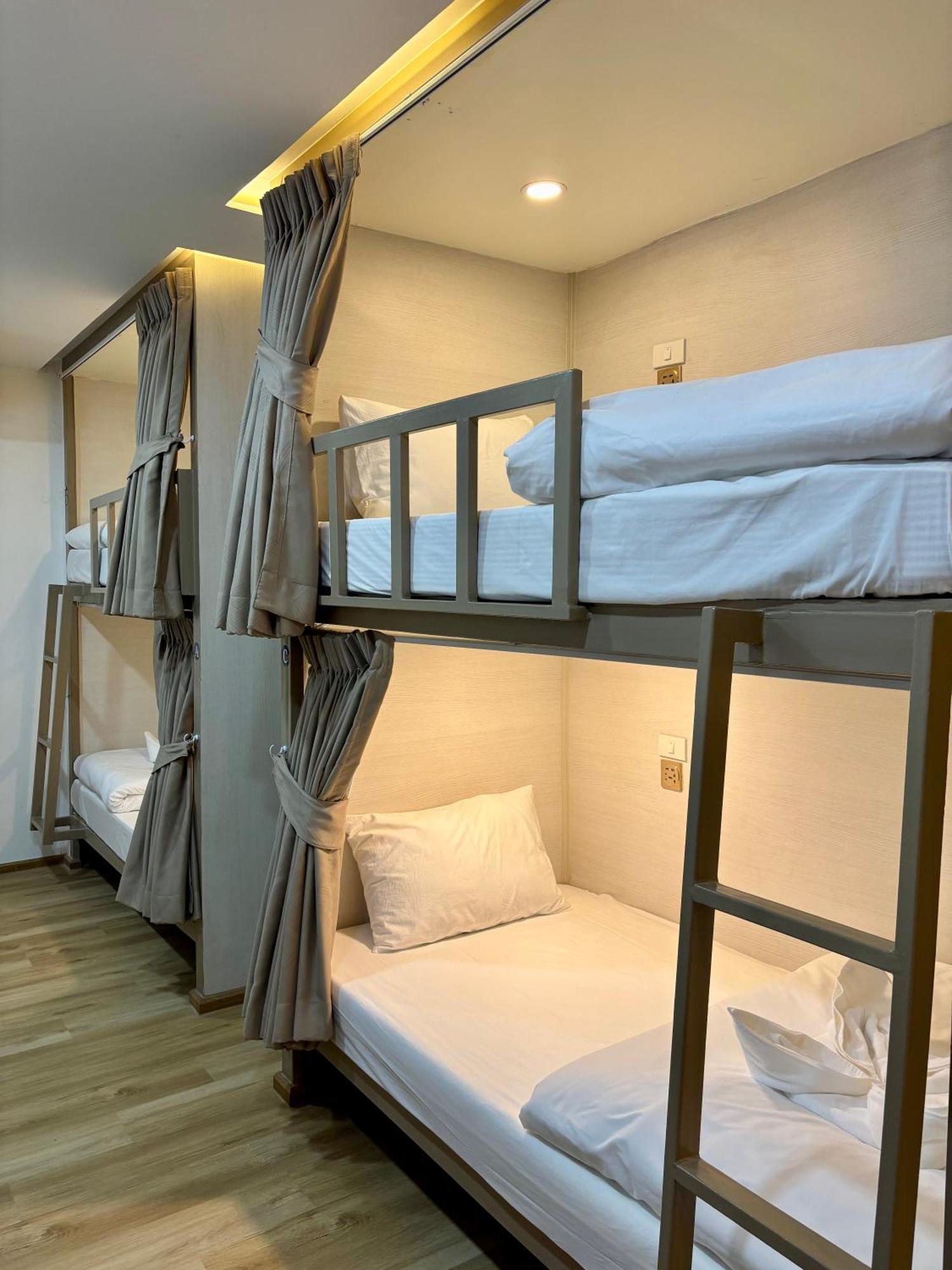 Hotel Charm At Pratumnak Pattaya