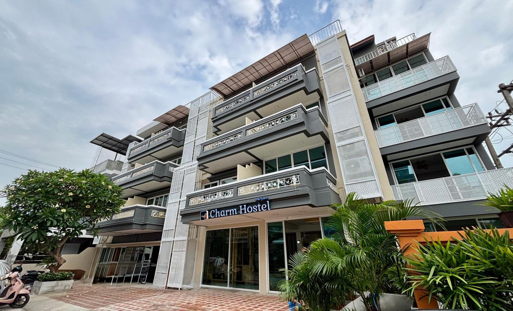 Hotel Charm At Pratumnak Pattaya