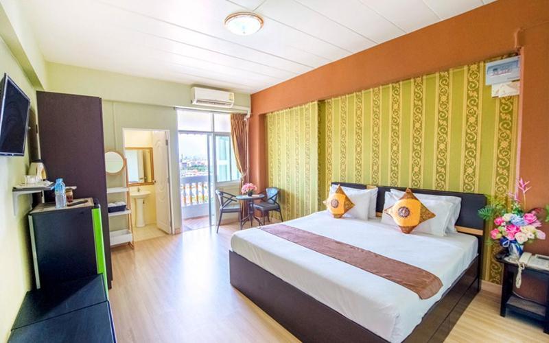 The Sun & Hotel 4*