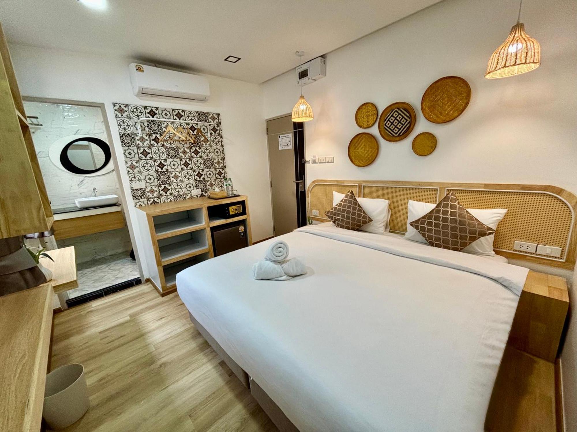 Charm At Pratumnak Hotel