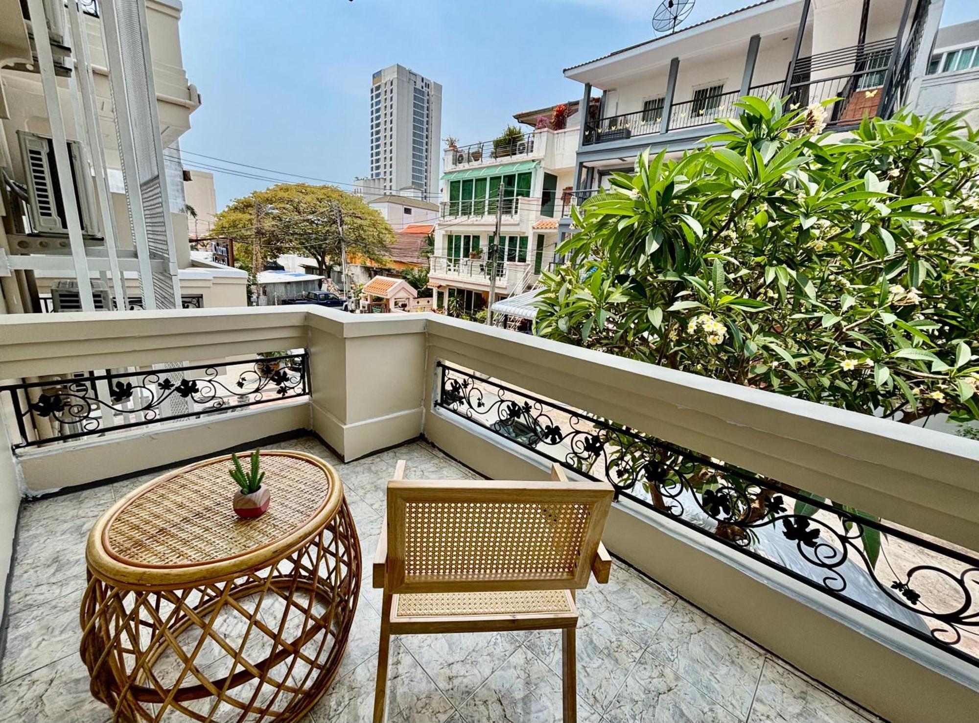 Hotel Charm At Pratumnak 3*