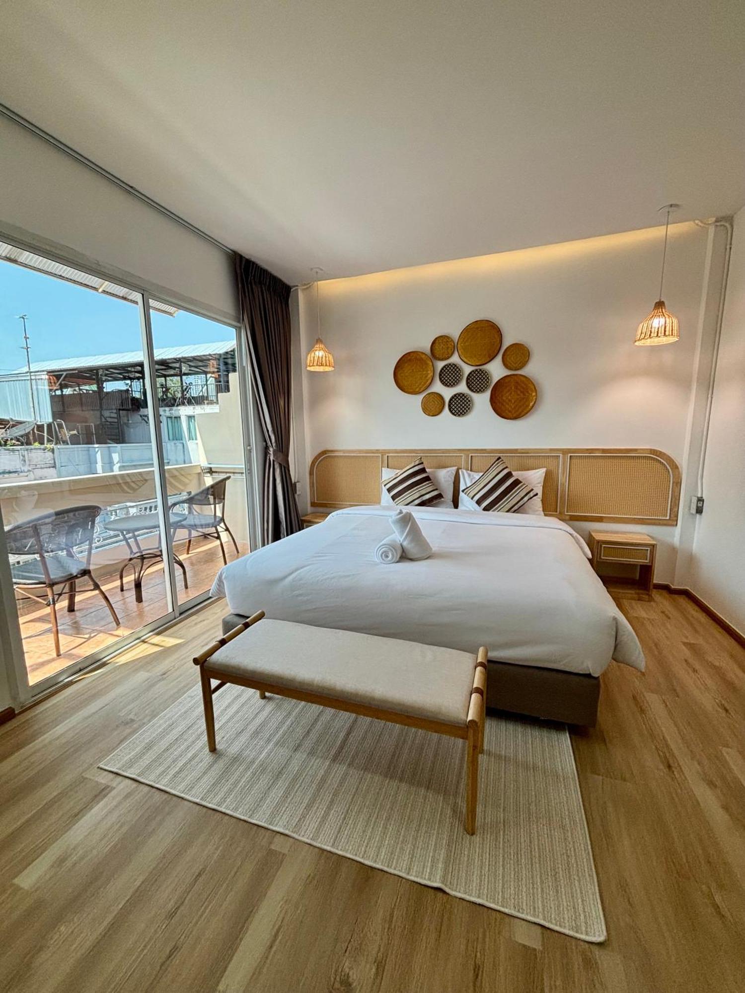 Charm At Pratumnak Pattaya
