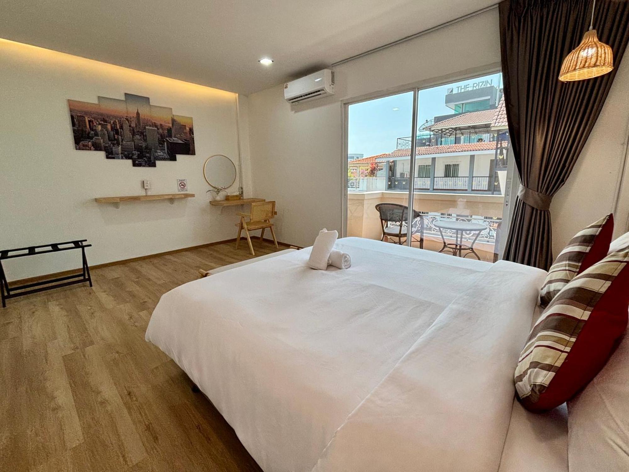 Hotel Charm At Pratumnak 3*