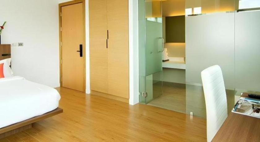 Seven Zea Chic Hotel