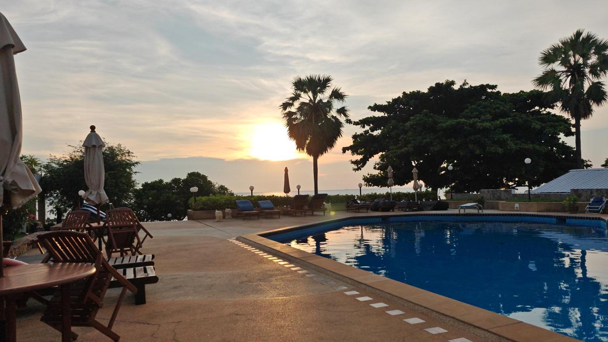 Beachfront Seaview Pangsapuri *