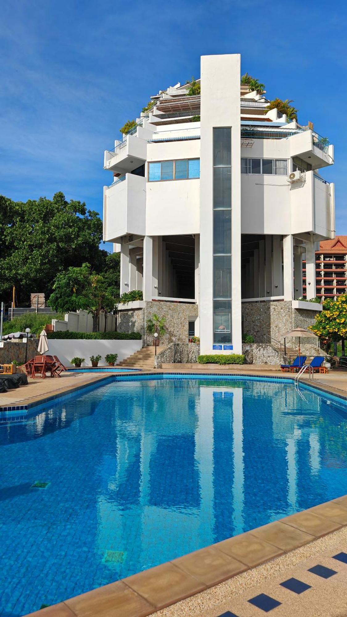 Beachfront Seaview Pangsapuri Pattaya