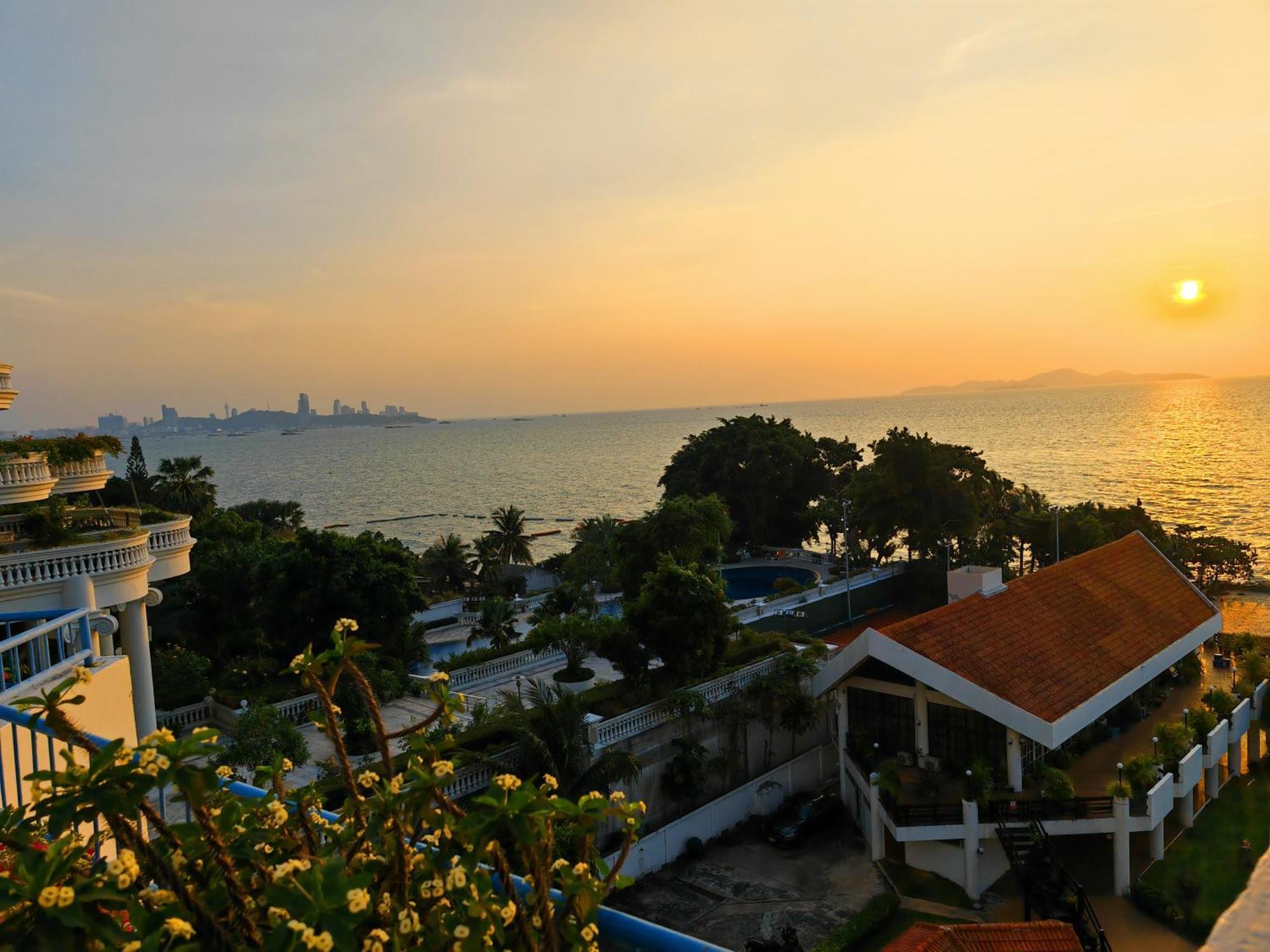Beachfront Seaview Pangsapuri