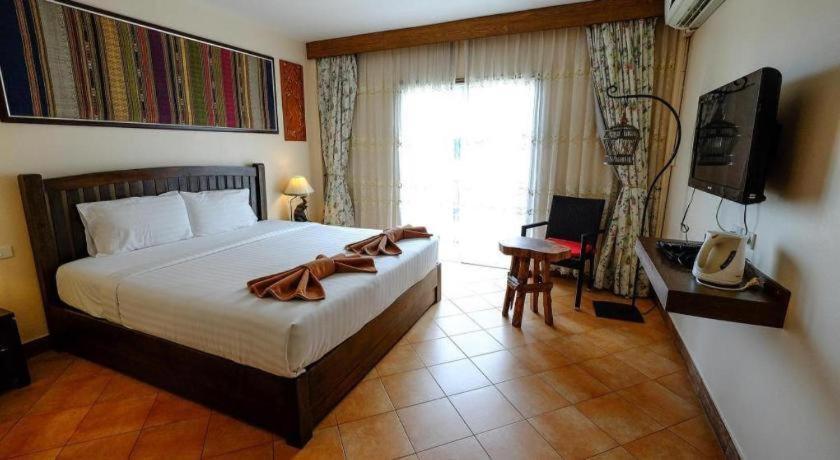 Red Balcony Hotel 2*
