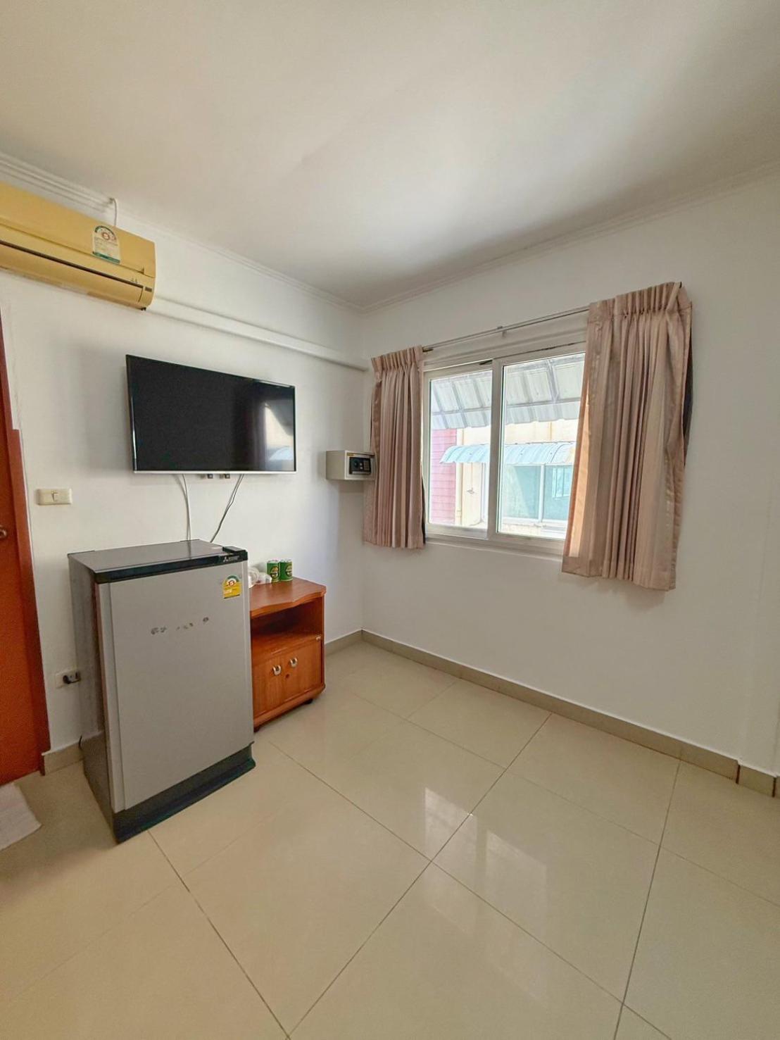 Apartment Malee & Restaurant *