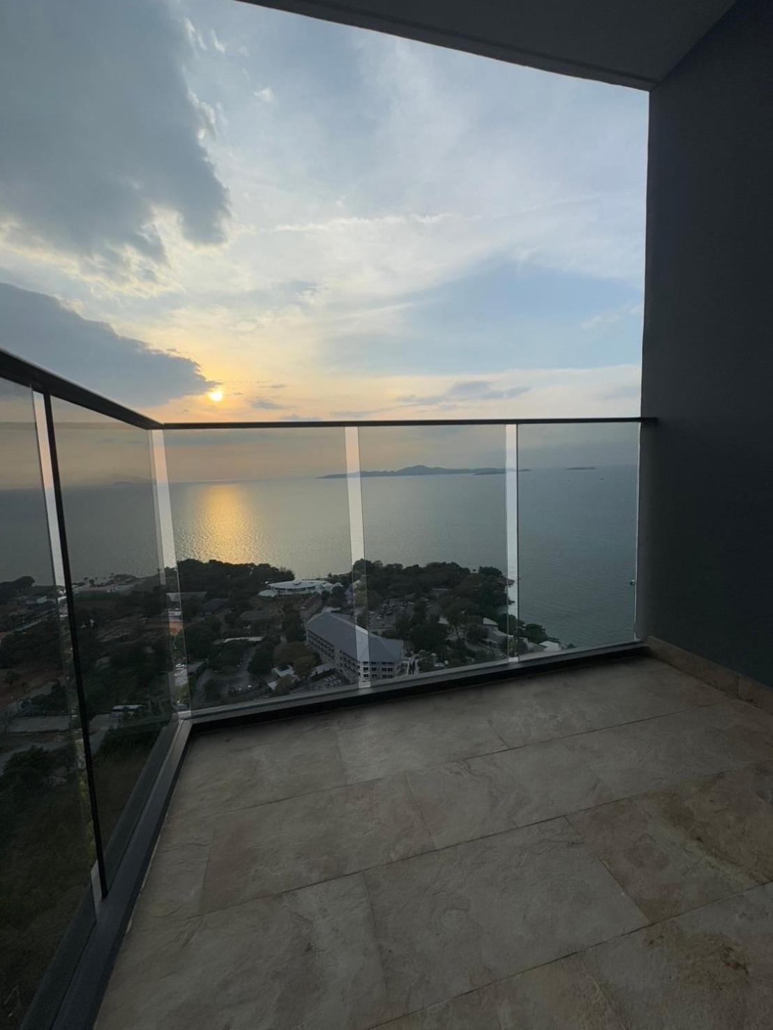 Apartment Stunning Sea View -next To *