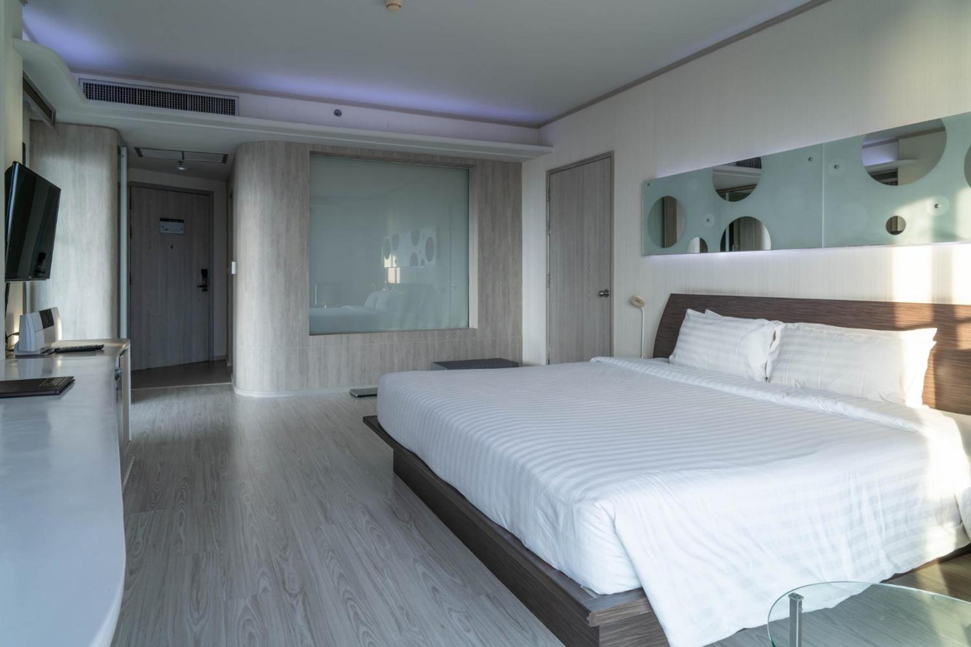 Discovery - Sha Extra 4*