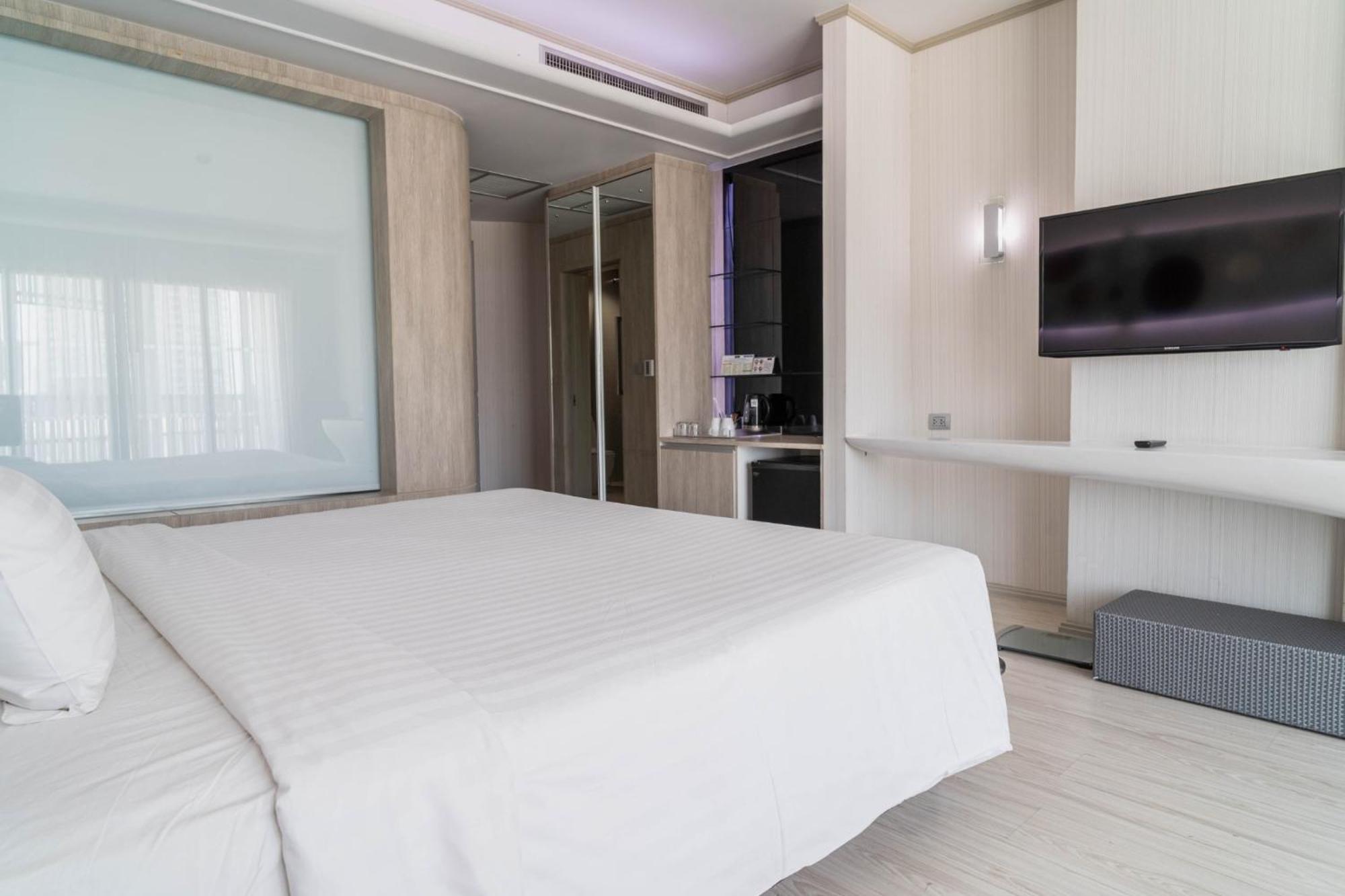 Discovery - Sha Extra 4*