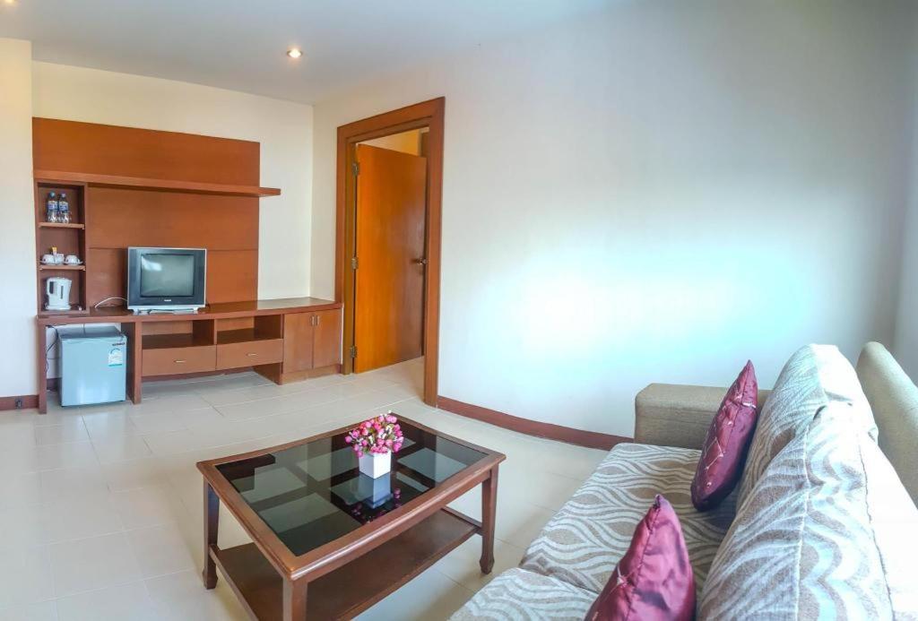 Eastiny Plaza Hotel