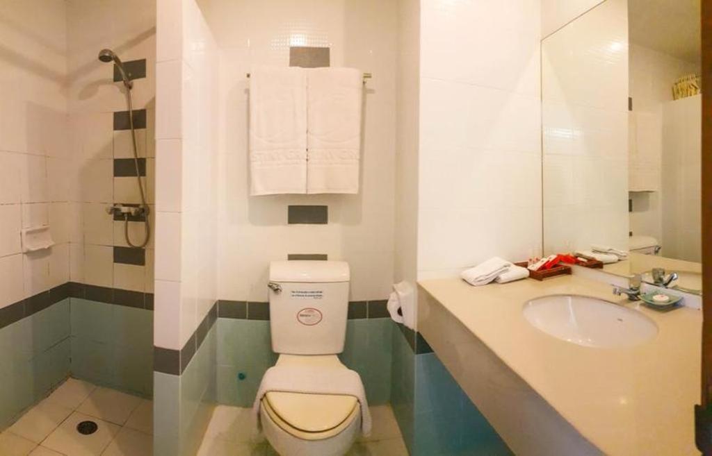 Eastiny Plaza Hotel 3*